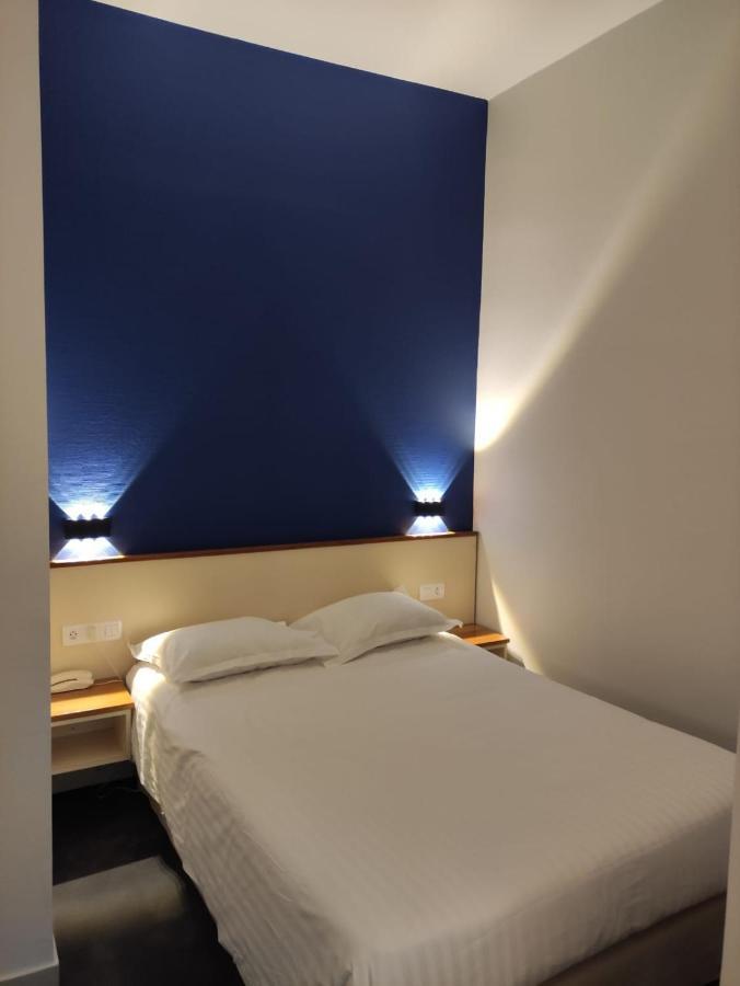 Hotel Des Lices - אנז'ה מראה חיצוני תמונה