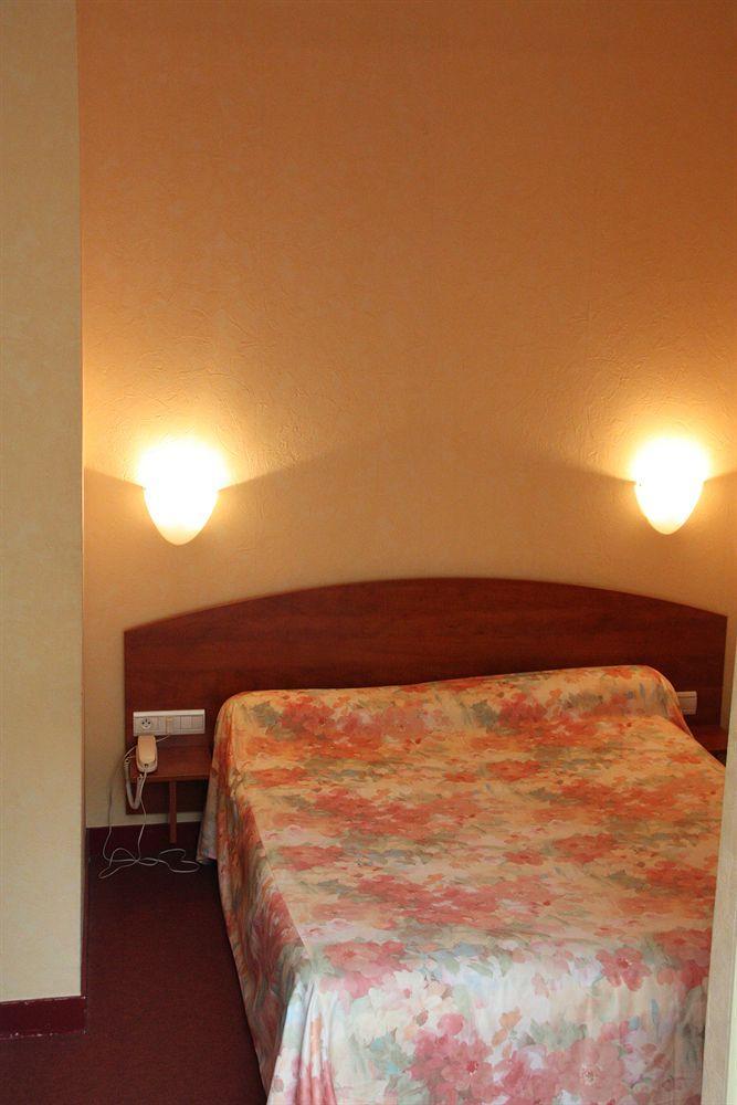Hotel Des Lices - אנז'ה מראה חיצוני תמונה