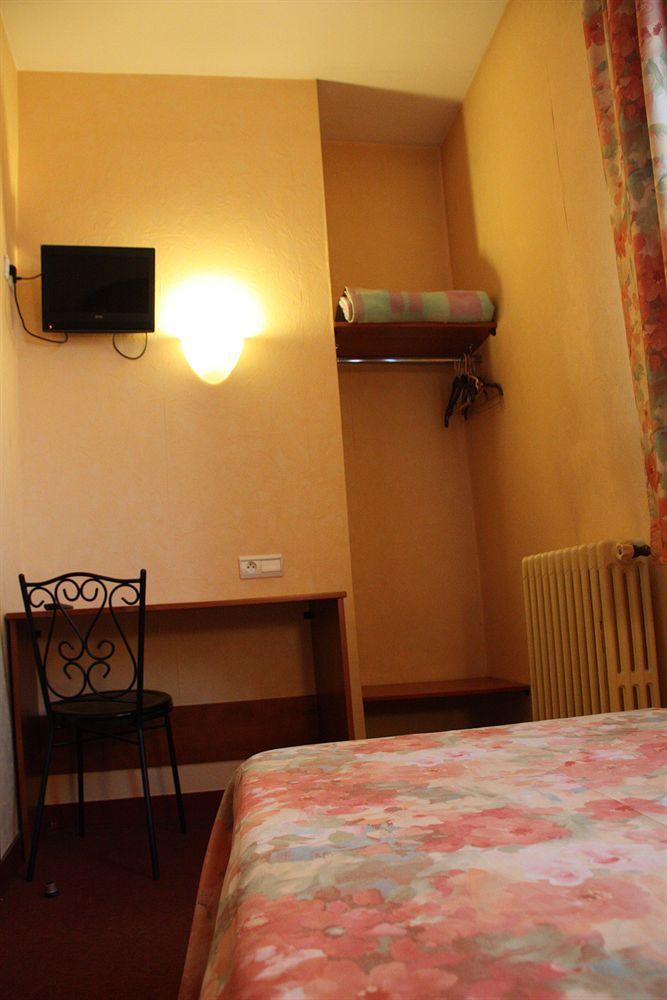 Hotel Des Lices - אנז'ה מראה חיצוני תמונה
